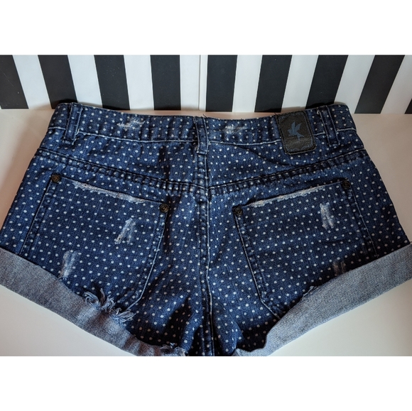 One Teaspoon distressed short shorts - Picture 2 of 10